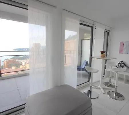 Апартаменты Appartaments De Luxe Avec Piscine Сибур